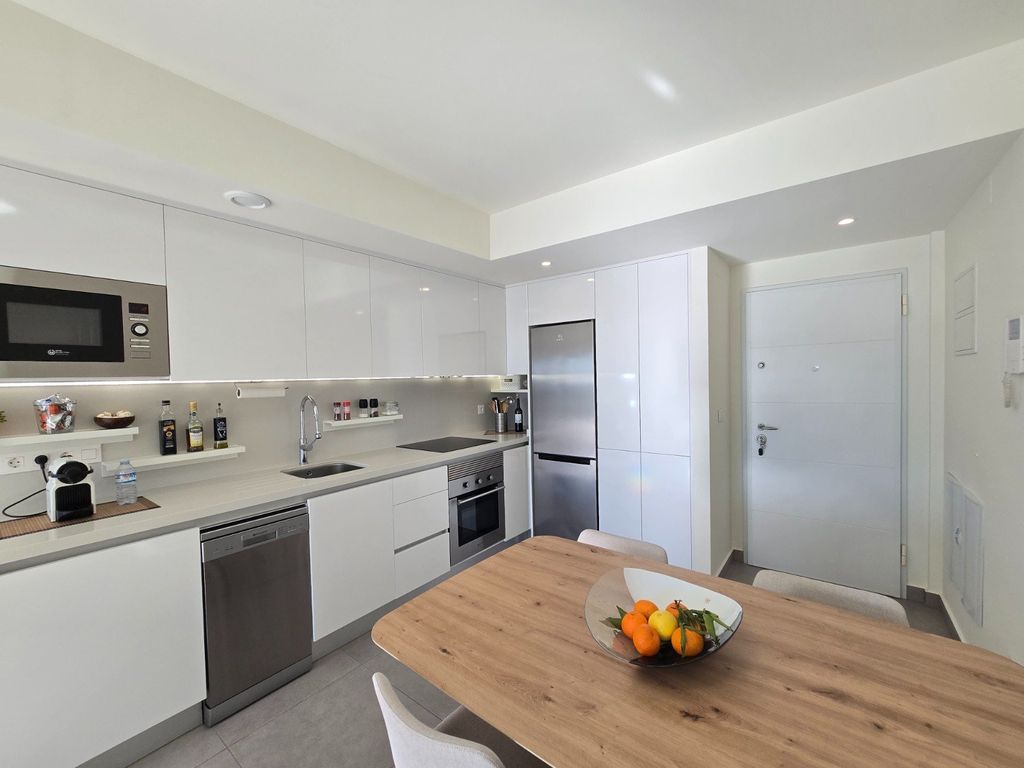 Property photo 3 of 32