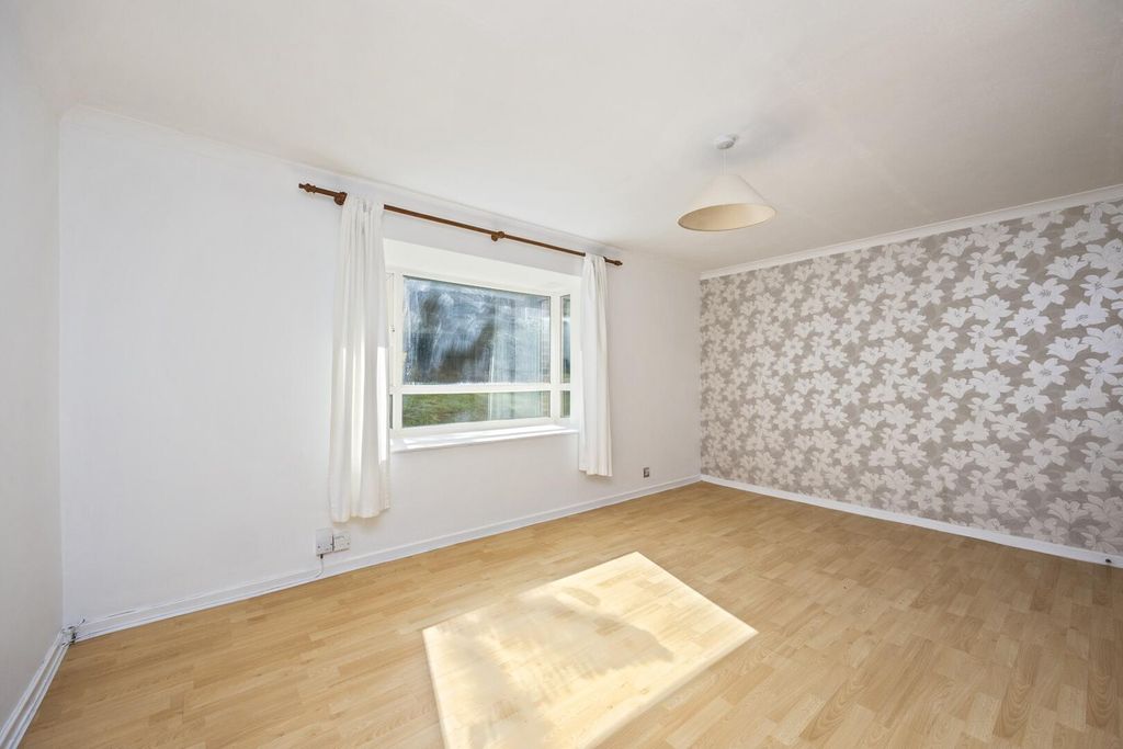 Property photo 3 of 20 Living Room