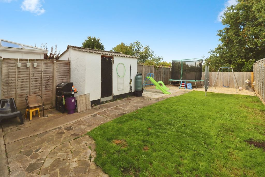 Property photo 2 of 16 Garden