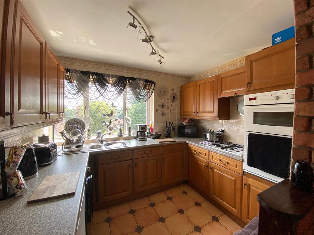 Property photo 2 of 5 Kitchen.Jpg