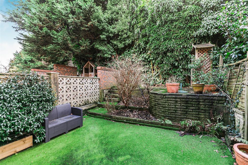 Property photo 3 of 24