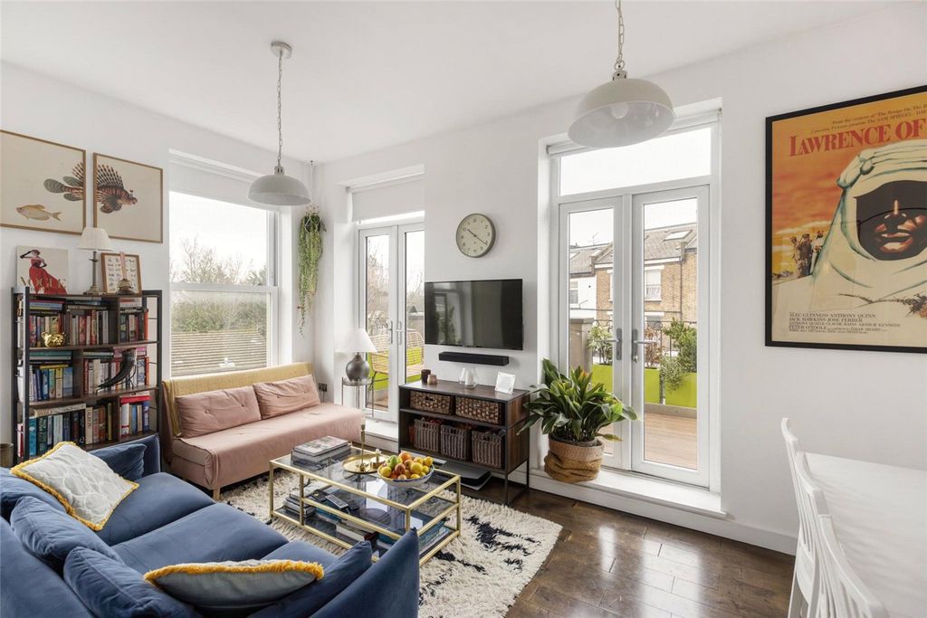 Property photo 2 of 17 Reception