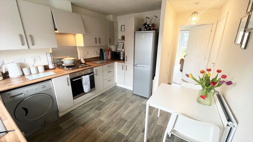 Property photo 2 of 11 Image