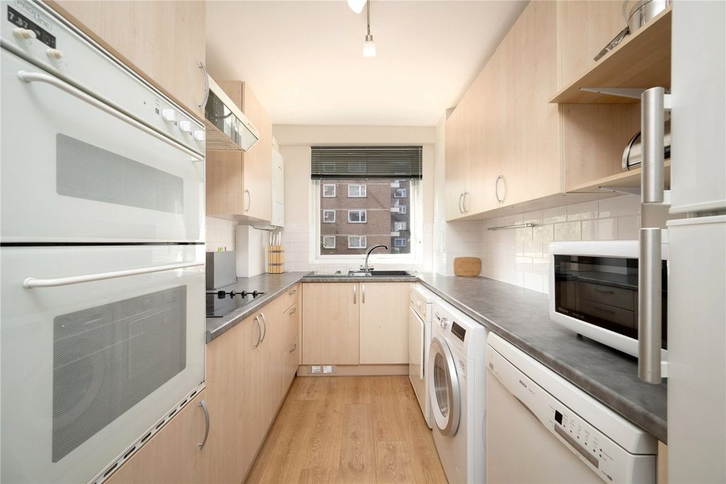 Property photo 2 of 11 Picture No. 13