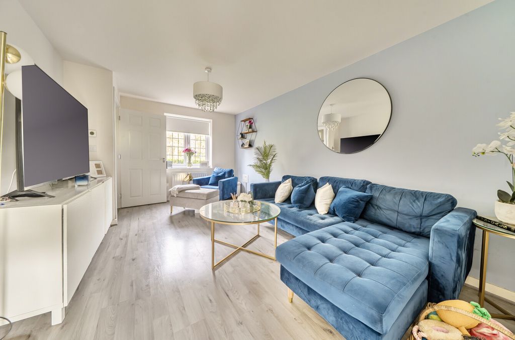 Property photo 3 of 10