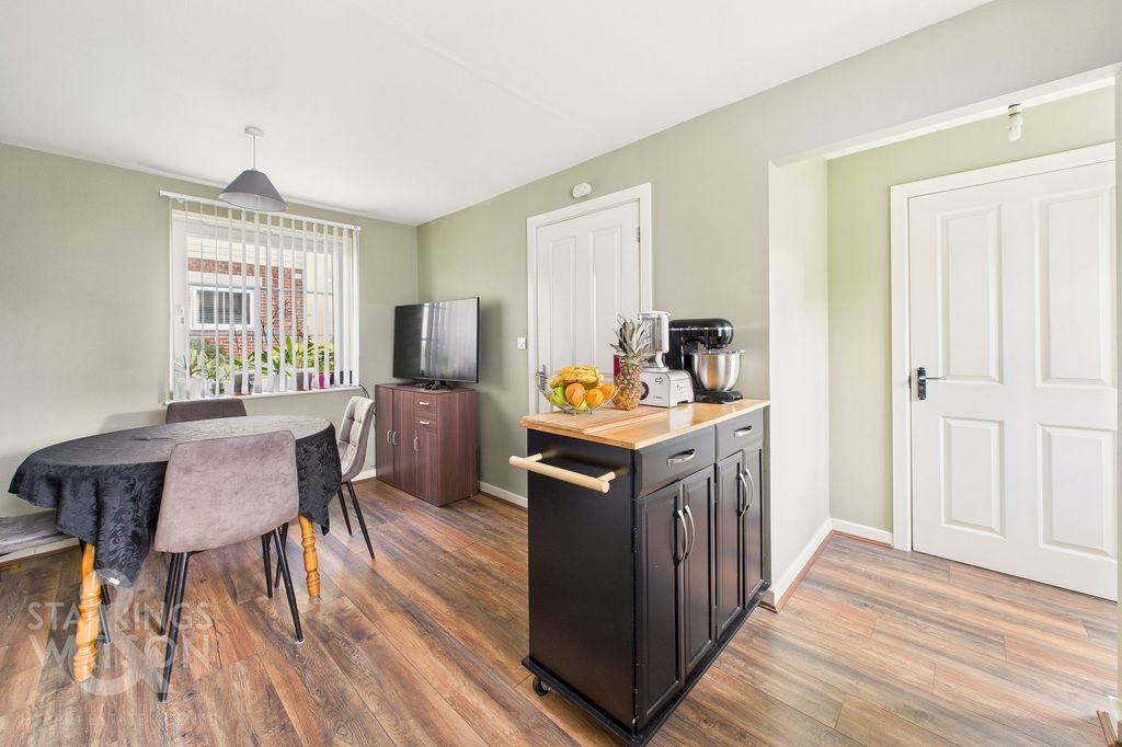 Property photo 3 of 21