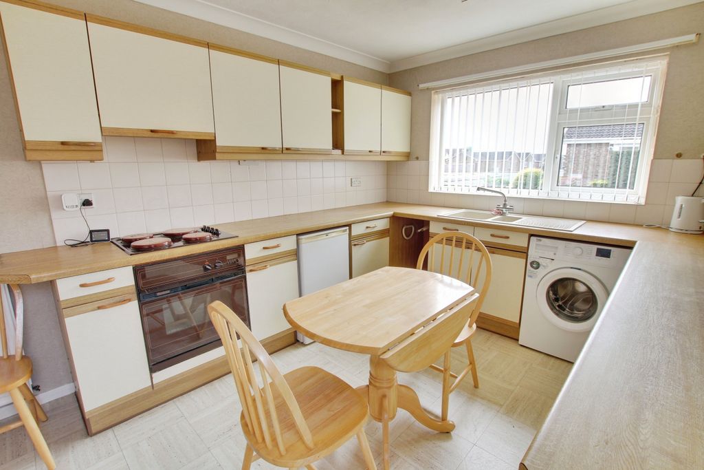 Property photo 3 of 14