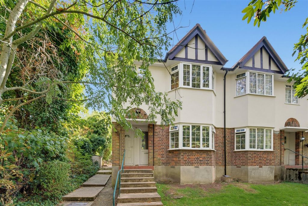 Property photo 1 of 11 22 Glebe Court.Jpg