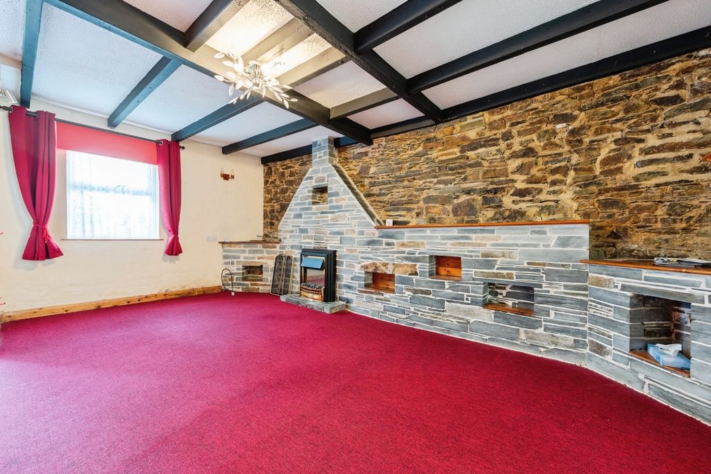Property photo 2 of 11 Photo