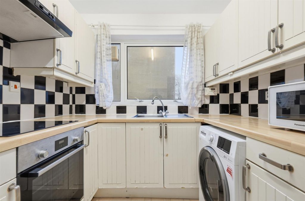 Property photo 2 of 10 2