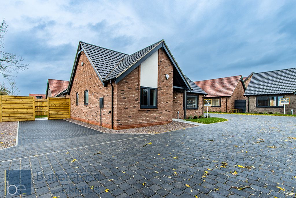 Property photo 1 of 16 Front