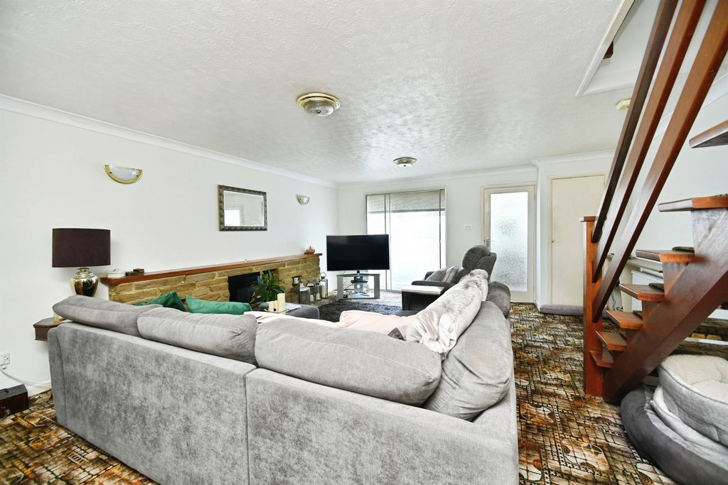 Property photo 3 of 14