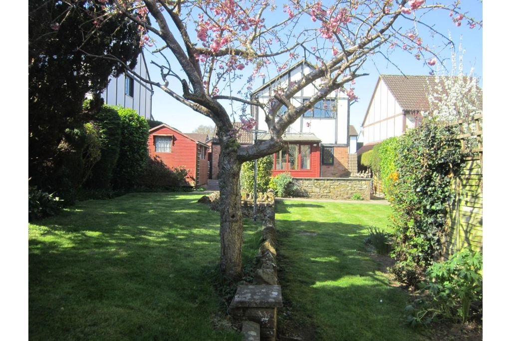 Property photo 2 of 9