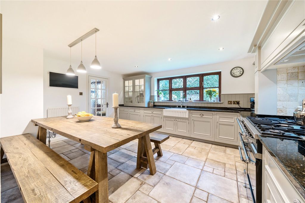 Property photo 2 of 29 Picture No. 33