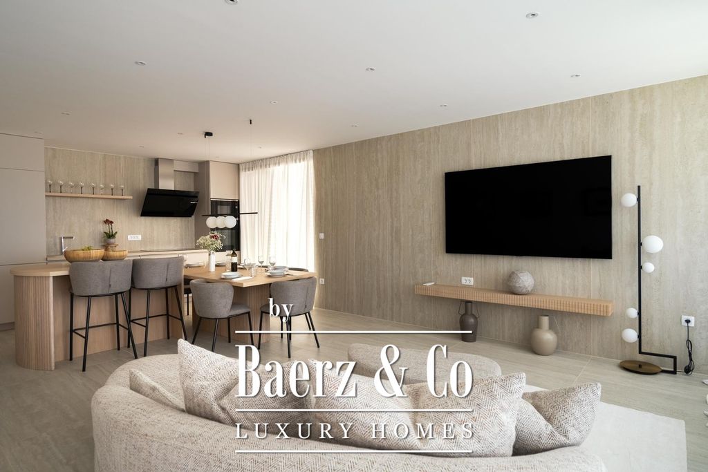 Property photo 2 of 35