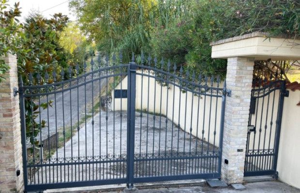 Property photo 2 of 20