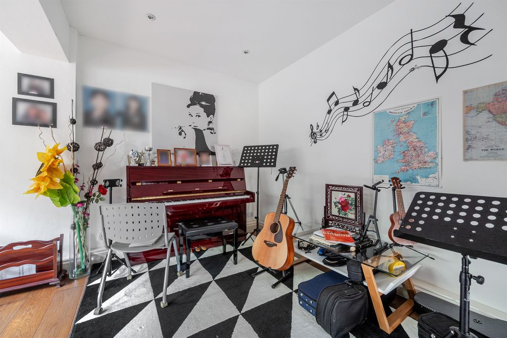 Additional image 13 of 4 bed detached house for saleThe Coppice, Enfield EN2