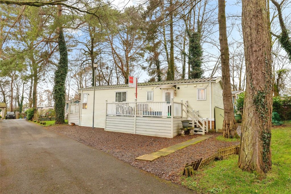 Property photo 2 of 25 Side