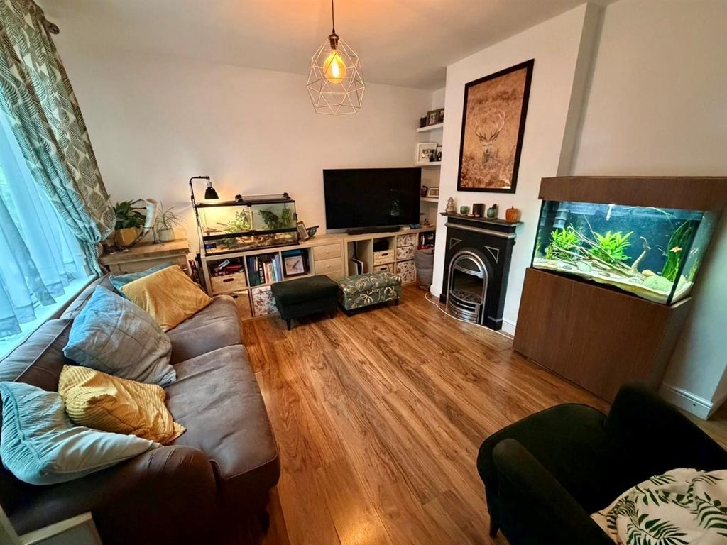 Property photo 3 of 12 J.Jpg