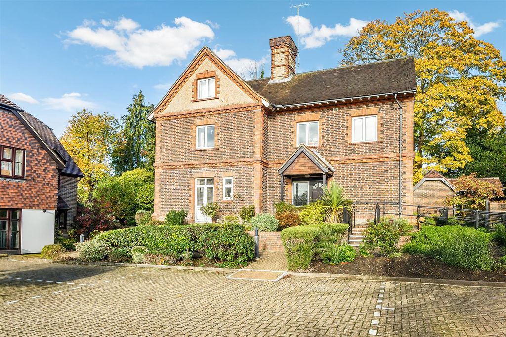 Property photo 1 of 15 Front