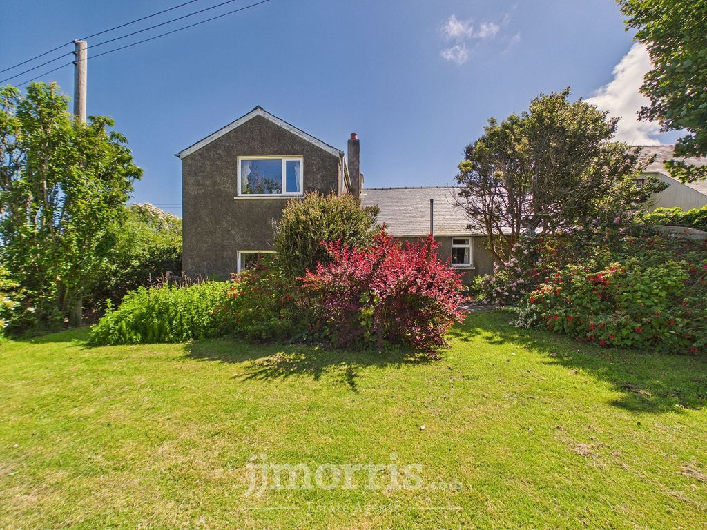Property photo 2 of 39