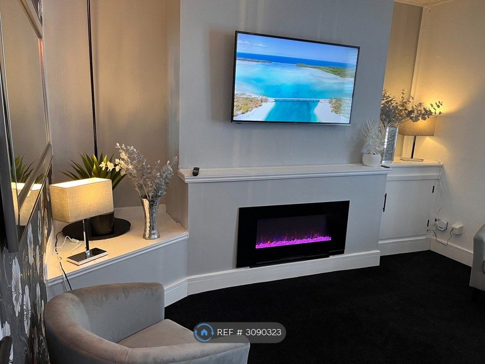 Property photo 1 of 19 Lounge