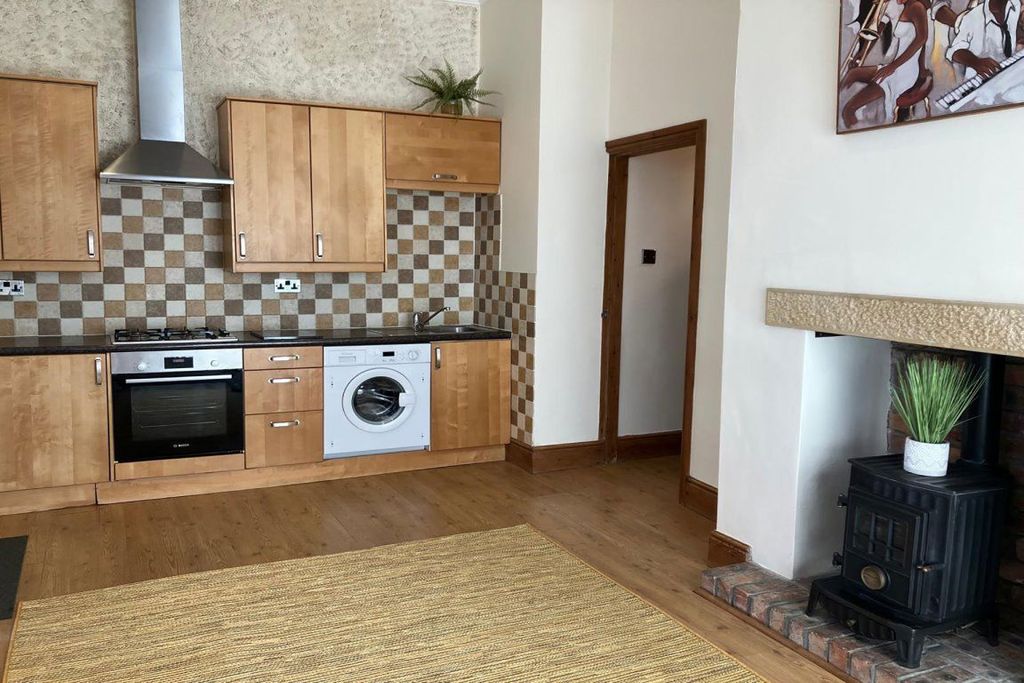 Property photo 2 of 7