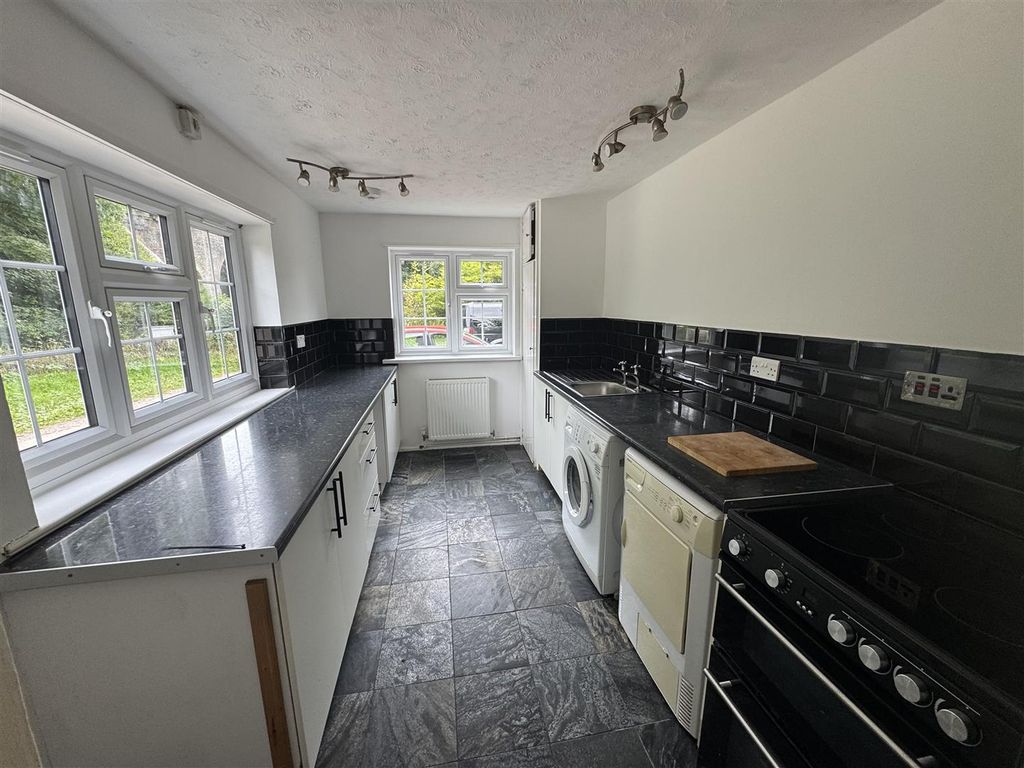 Property photo 2 of 15 Kitchen