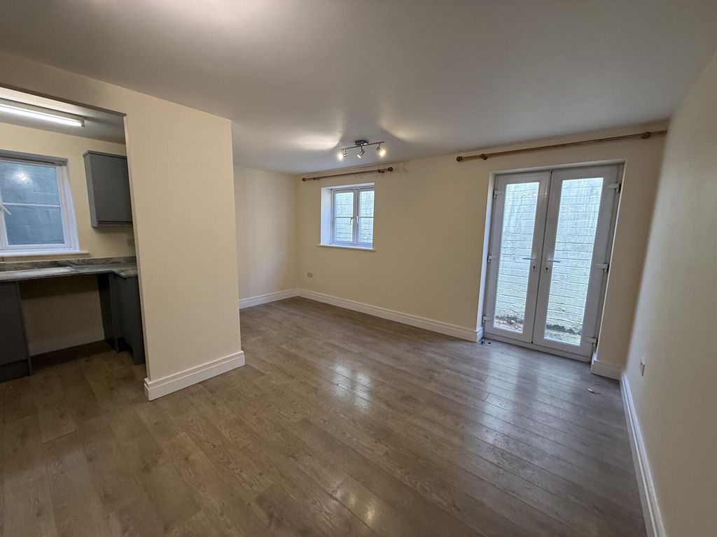 Property photo 2 of 10 Living Room
