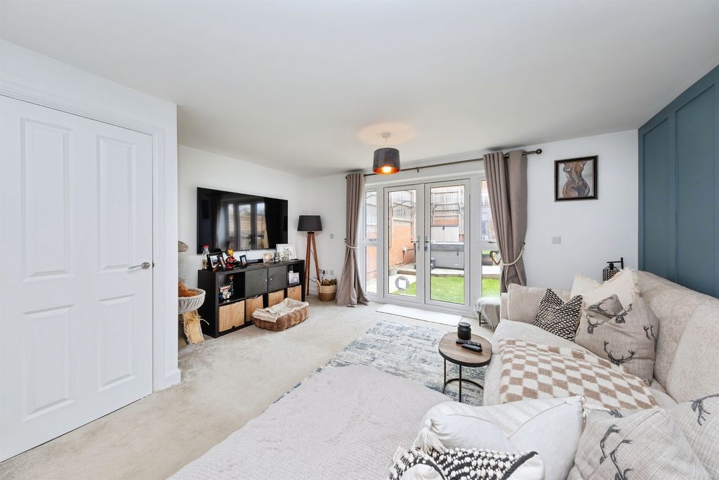 Property photo 3 of 17