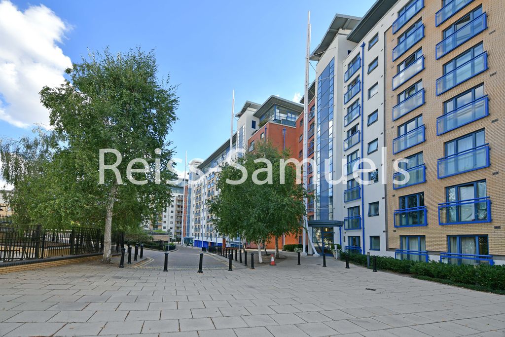 Property photo 1 of 33