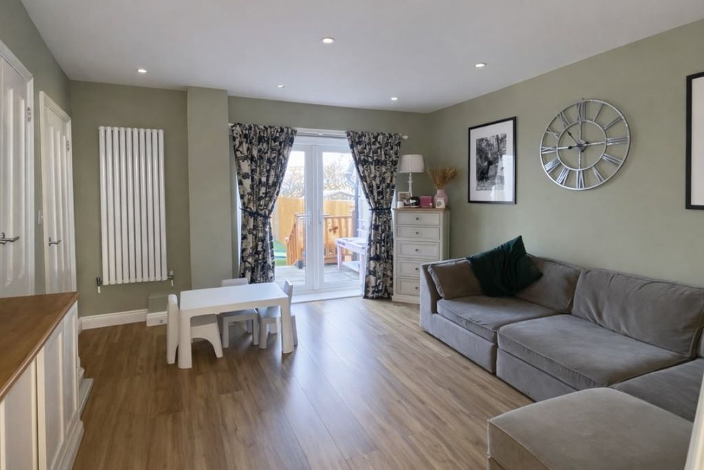 Property photo 2 of 7