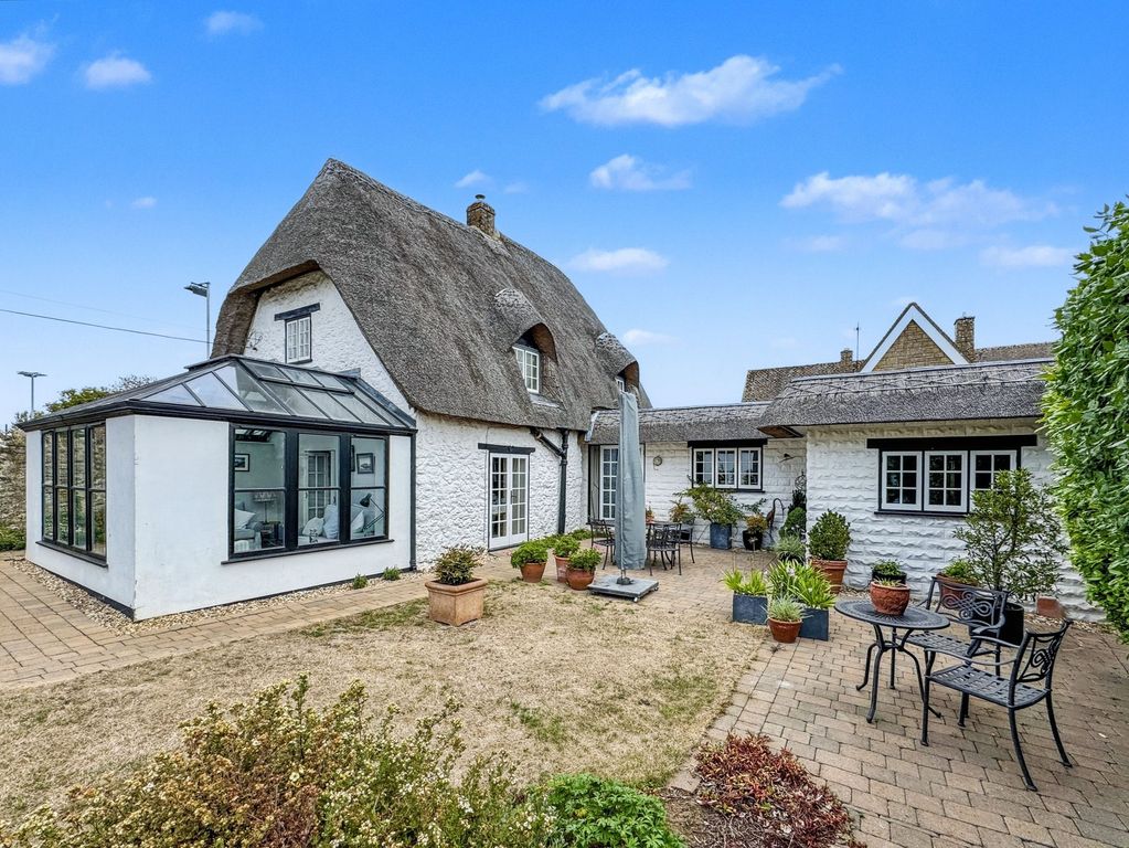 Property photo 1 of 21