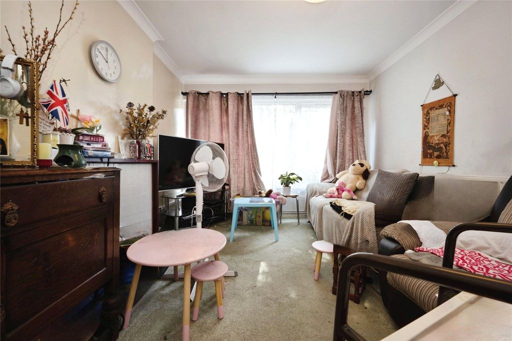Property photo 2 of 8 Picture No. 20