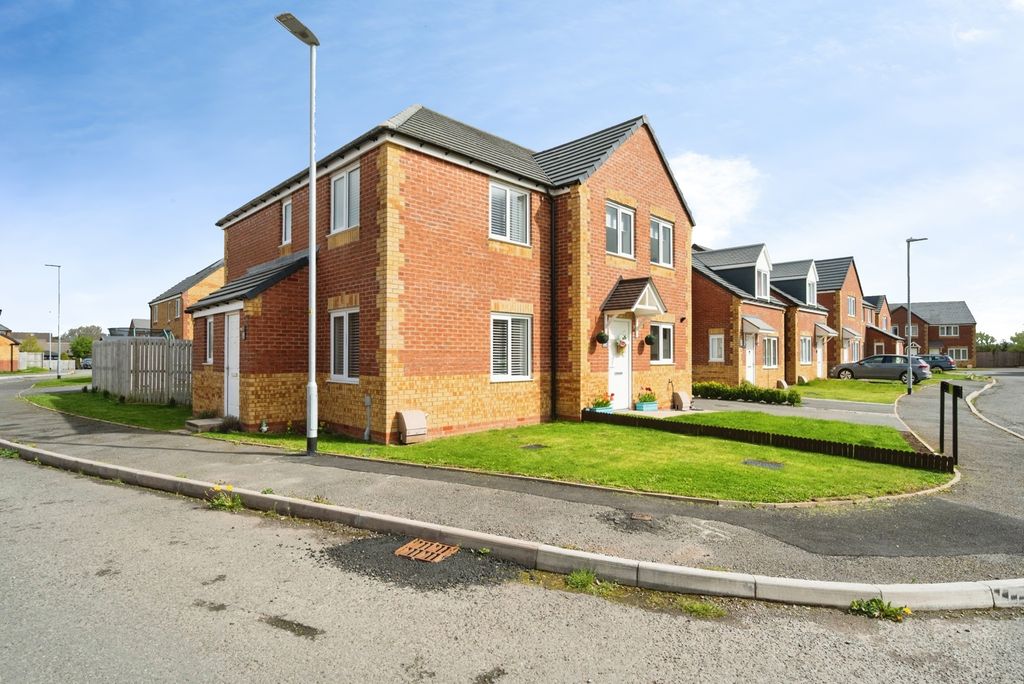 Property photo 1 of 15 External