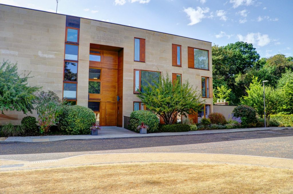 Property photo 1 of 13 30003026-Hr-1