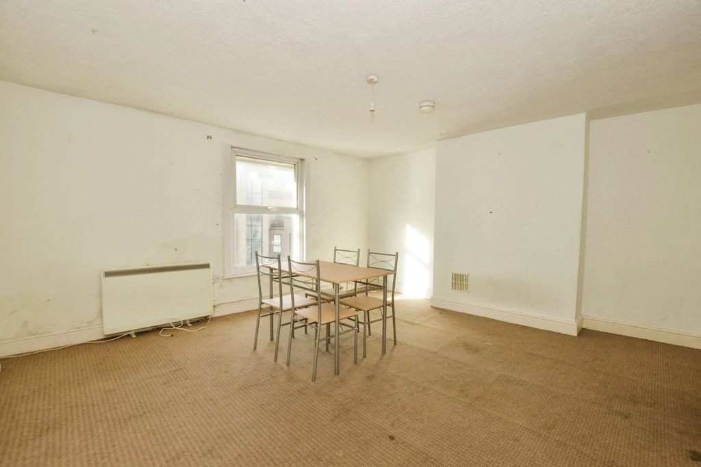 Property photo 2 of 7 Living Room