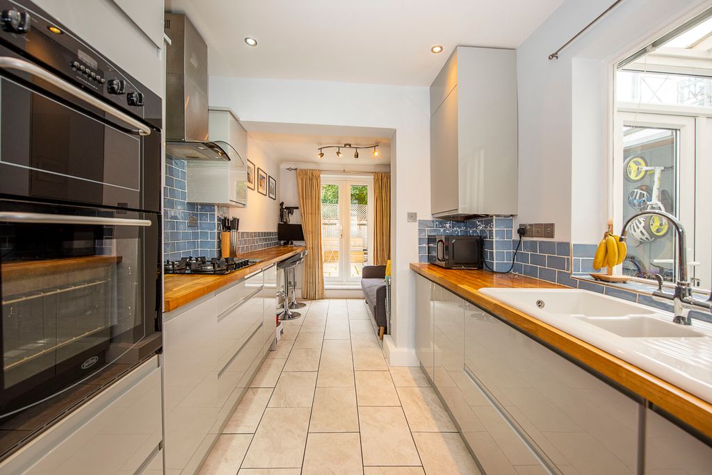 Property photo 2 of 13