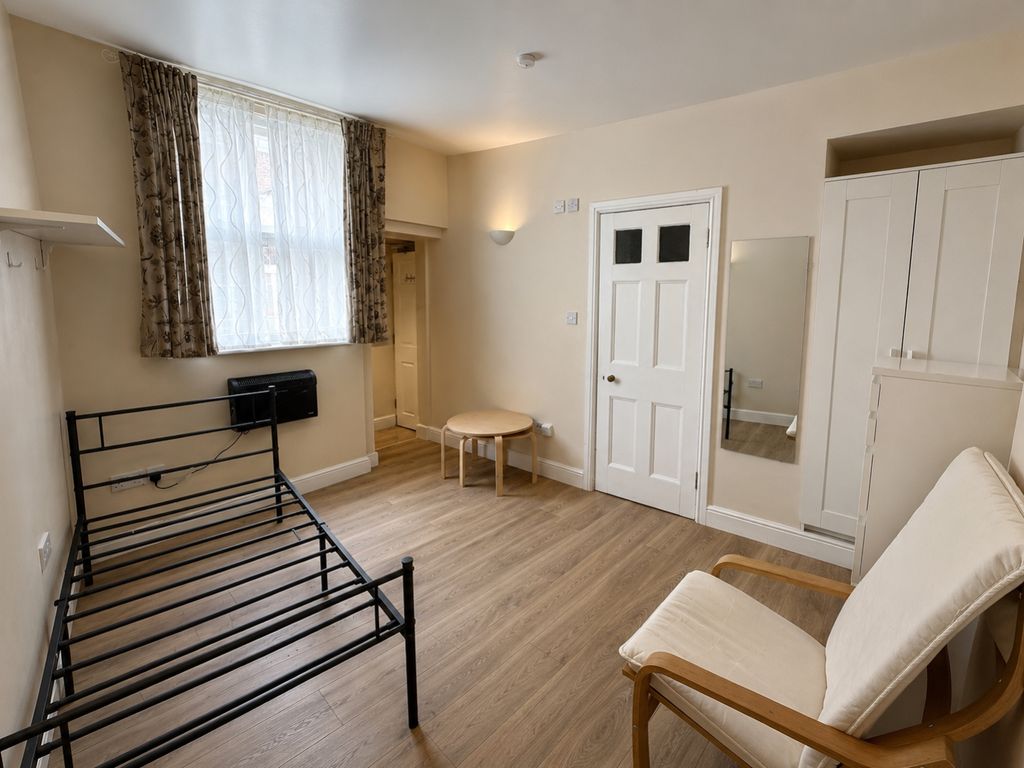 Property photo 2 of 5 E43A21B5-54C6-454F-Ab08-1Bb265Ab1B69