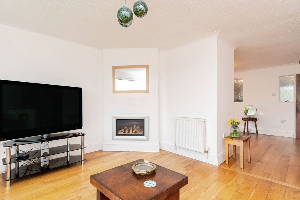 Property photo 2 of 20 Pbox-Img.Jpg