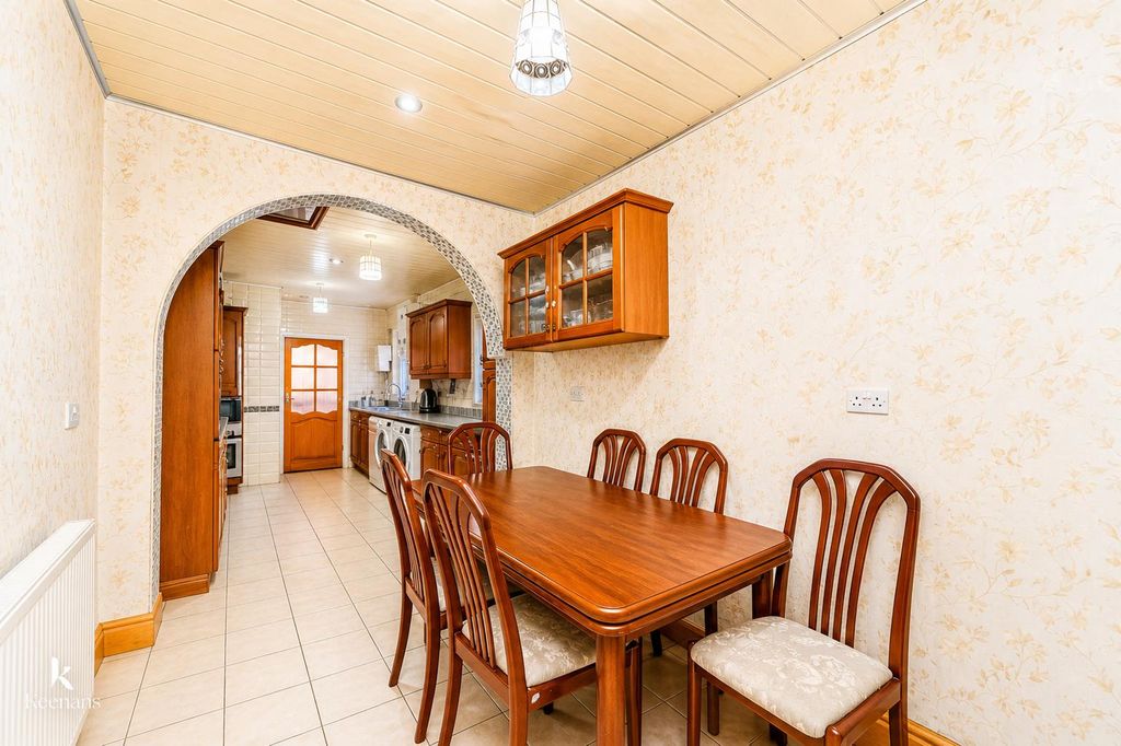 Property photo 3 of 25