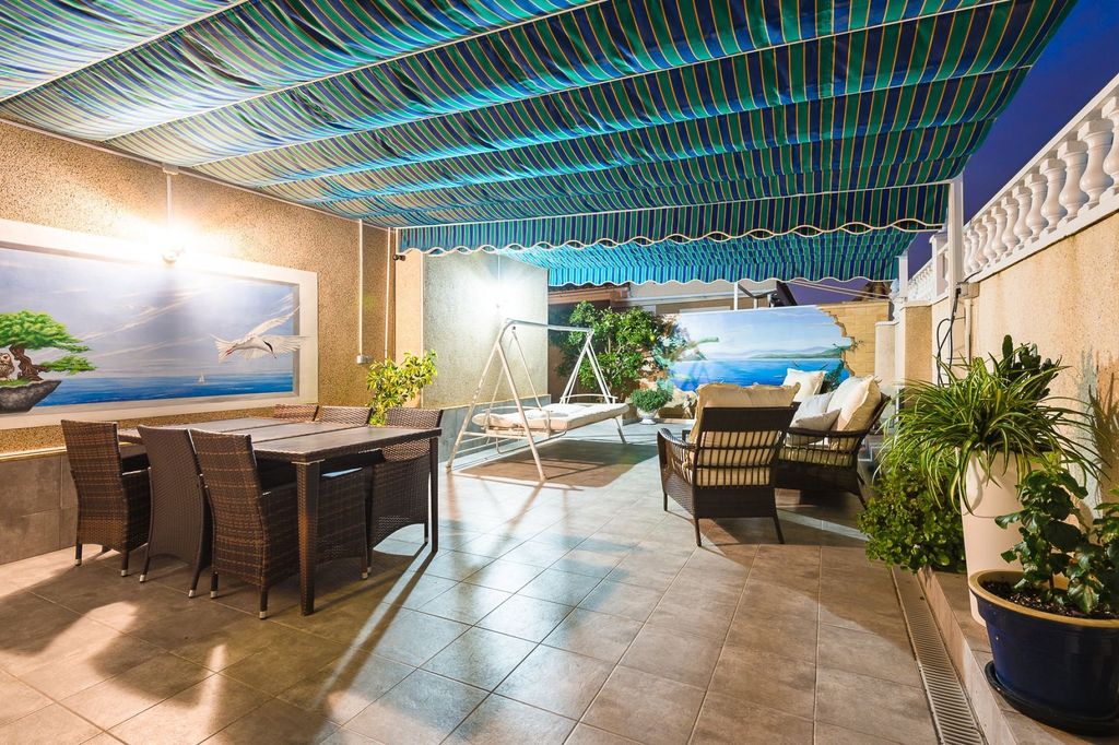 Property photo 2 of 49