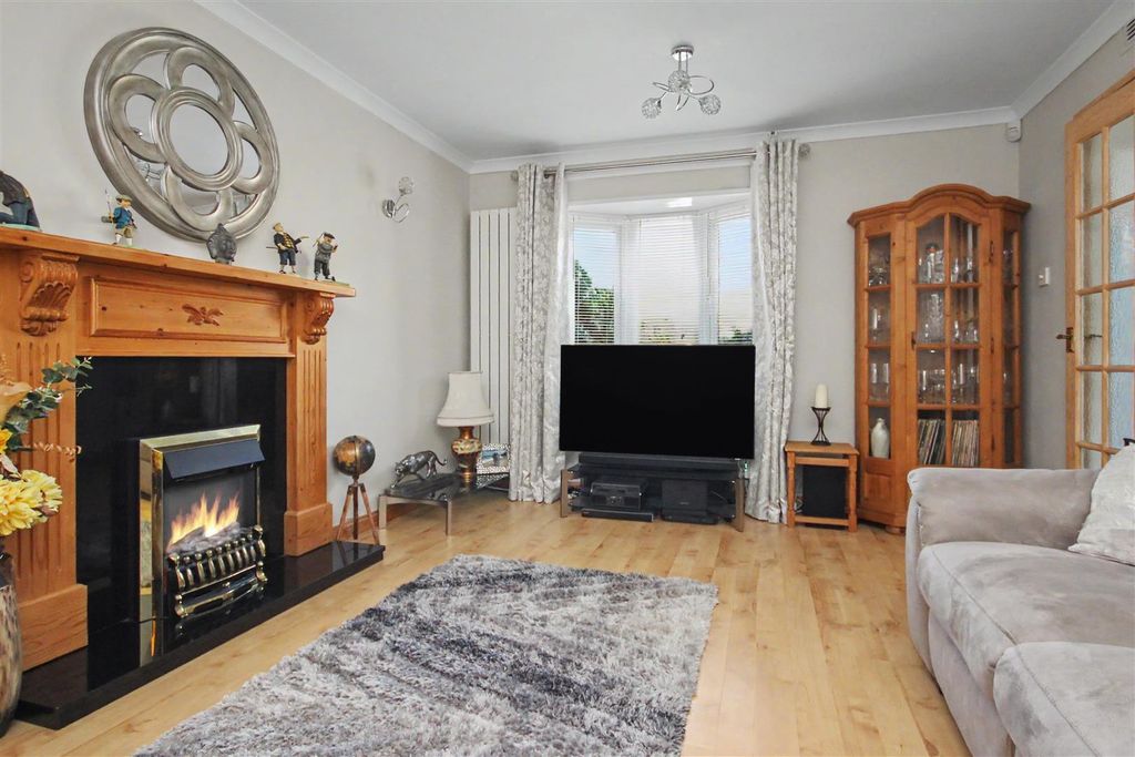 Property photo 2 of 19 Lounge 1.Jpg
