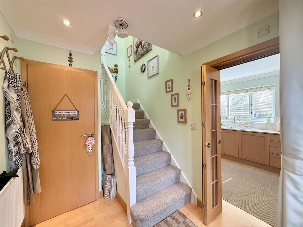 Property photo 2 of 24 2