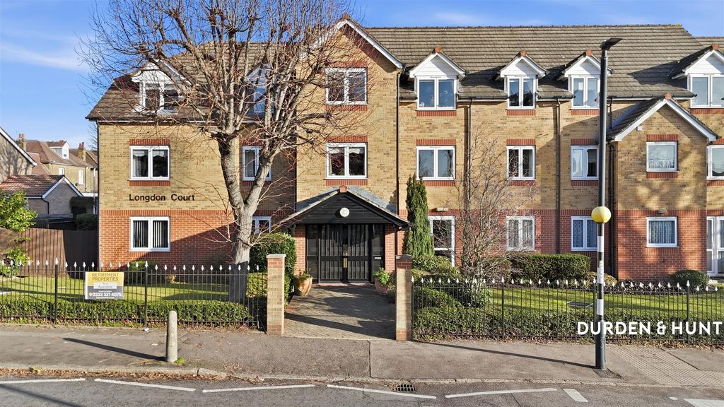 Property photo 1 of 17 Junction Road