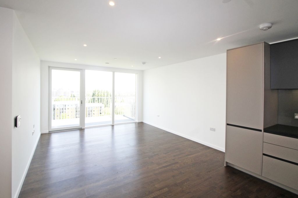 Property photo 2 of 9 Living Area