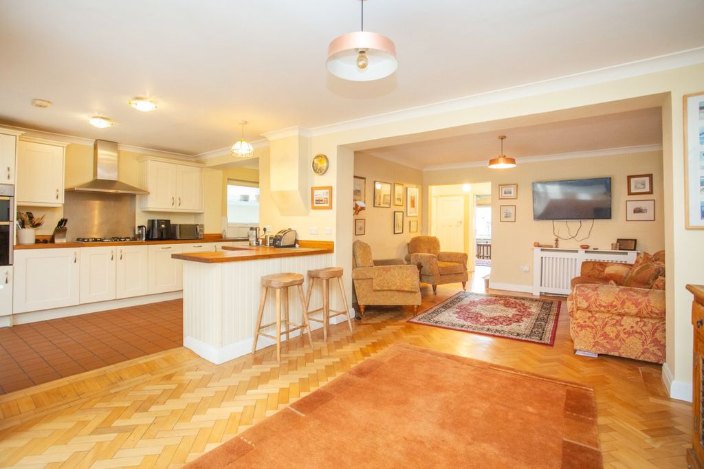 Property photo 3 of 28 Picture 3