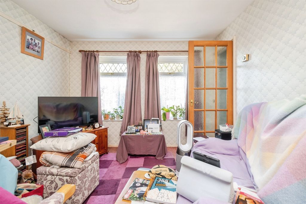 Property photo 2 of 17