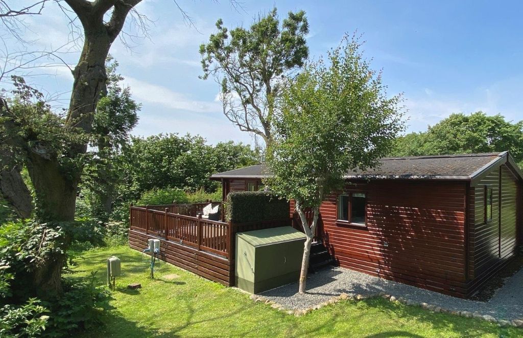 Property photo 1 of 24