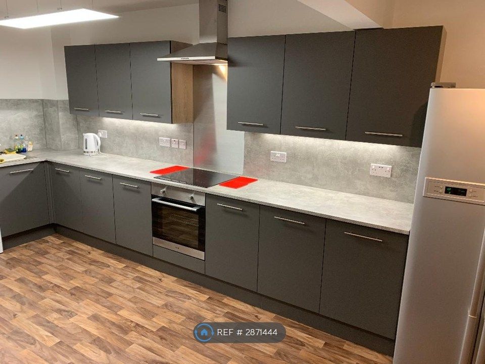 Property photo 2 of 6 Kitchen 2